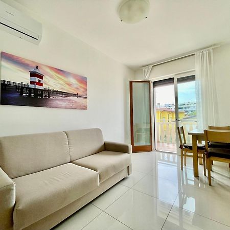 Appartamento Al Faro I Terracerelax&Parking Lignano Sabbiadoro Exterior foto